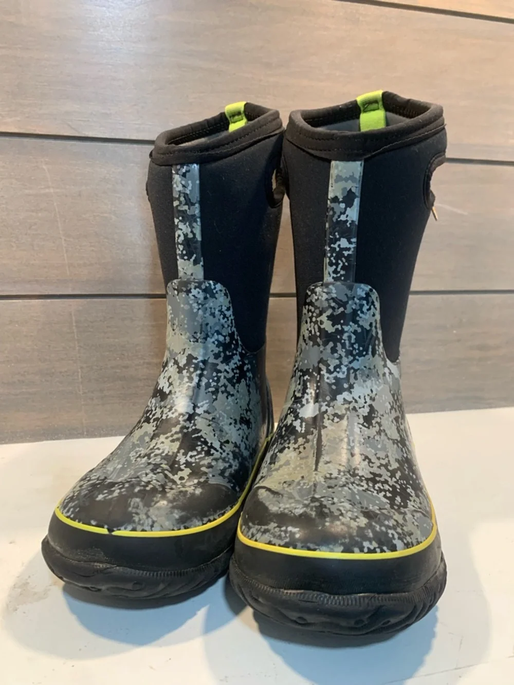 Bogs Kids Classic Micro Camo Boot Black Gray Size 3 Waterproof Casual Thermal